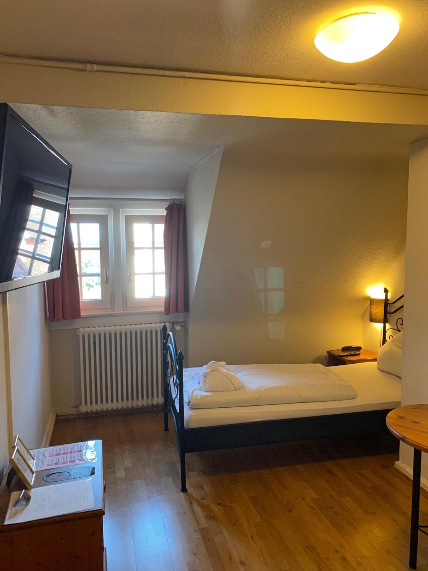 Hotel Gasthaus Schuetzen Friburgo em Brisgóvia Quarto foto